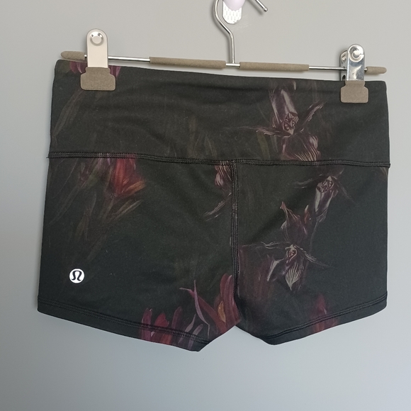 lululemon athletica Pants - Lululemon Boogie Black Floral Short Shorts